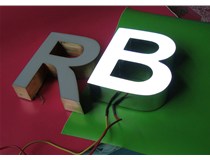 LED樹脂發(fā)光字廠家的制作方法是什么呢？山西德軒做字廠和您分析